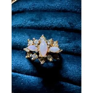 Vintage Gold Tone Opal Rhinestone Ring Size 7.25 Cluster Style Statement Jewelry
